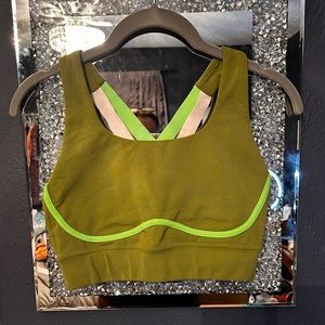 Fabletics - Freya SculptKnit® Sports Bra~ Basil/Green Citrus- Size Med-EUC